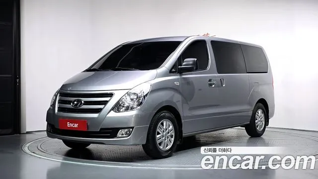 Hyundai Starex 2017 — photo 1