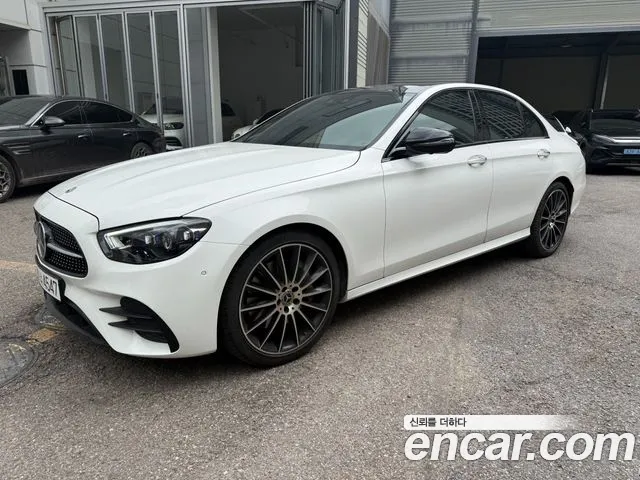 Mercedes-Benz E-Class 2023 — photo 1