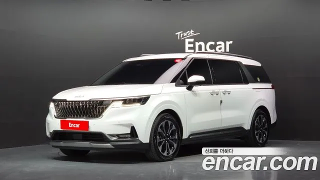 Kia Canival 2023 — photo 1