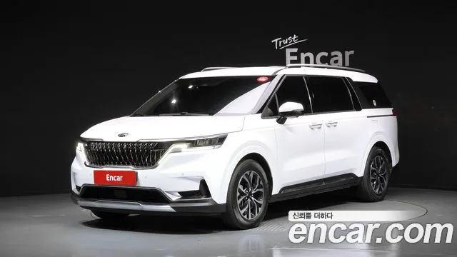 Kia Canival 2021 — photo 1