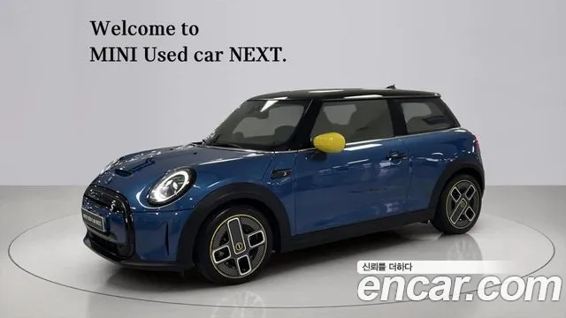 Mini Cooper 2024 — photo 1