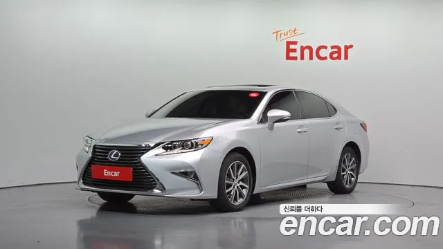 Lexus ES 2017 — photo 1