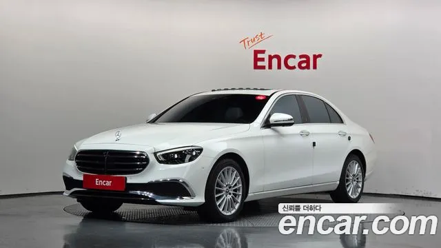 Mercedes-Benz E-Class 2022 — photo 1
