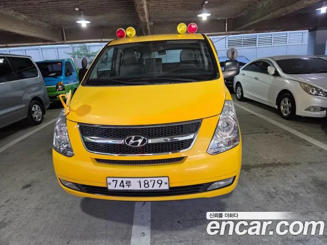 Hyundai Starex 2015 — photo 1