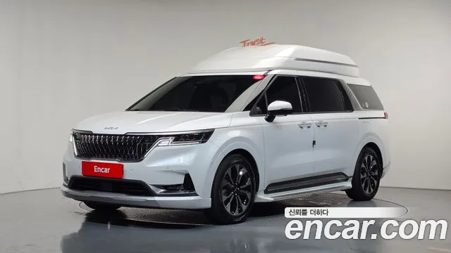 Kia Canival 2023 — photo 1