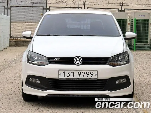 Volkswagen Polo 2014 — photo 1