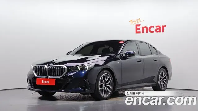 BMW 5-Series 2025 — photo 1