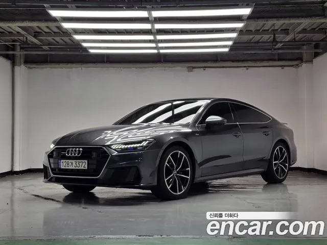 Audi A7 2022 — photo 1