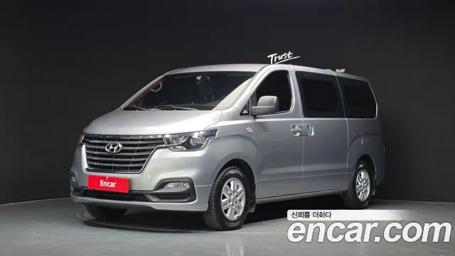 Hyundai Starex 2019 — photo 1