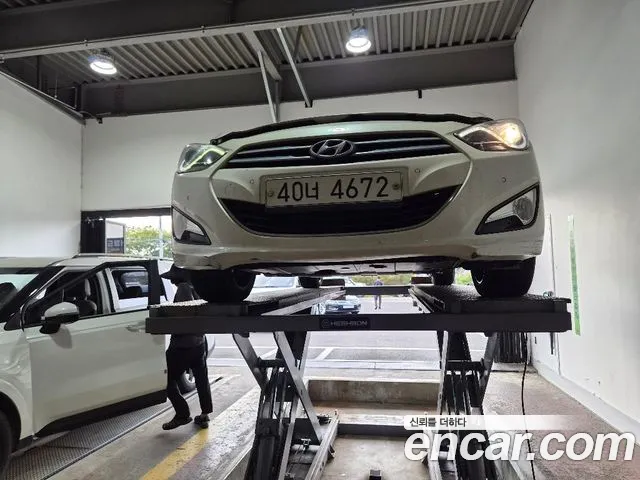 Hyundai i40 2012 — photo 1