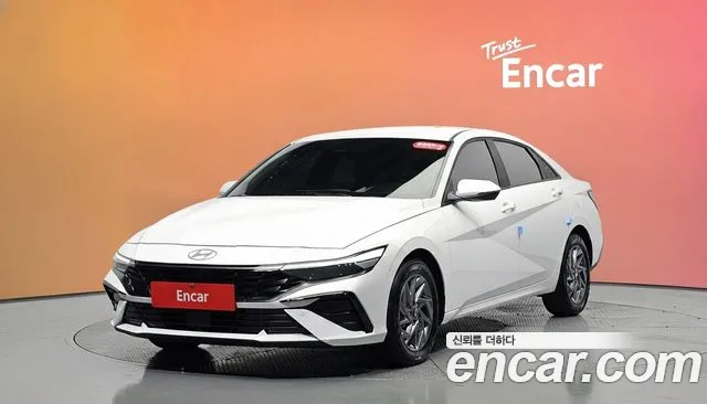 Hyundai AVANTE 2024 — photo 1