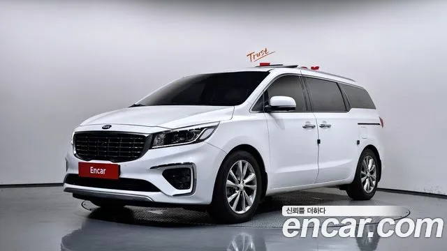 Kia Canival 2019 — photo 1