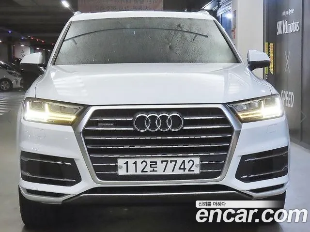 Audi Q7 2019 — photo 1