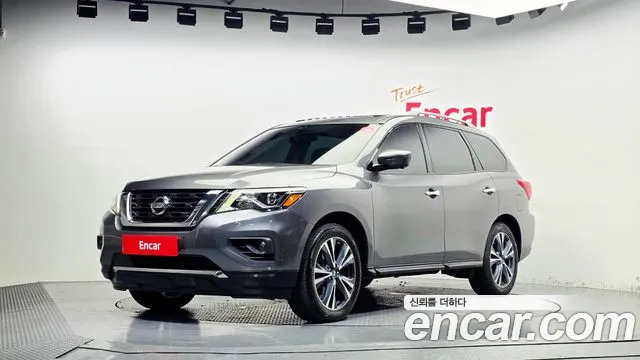 Nissan Pathfinder 2018 — photo 1