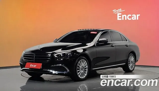 Mercedes-Benz E-Class 2023 — photo 1