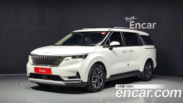 Kia Canival 2023 — photo 1