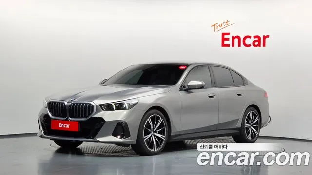 BMW 5-Series 2026 — photo 1