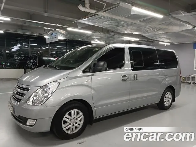 Hyundai Starex 2017 — photo 1