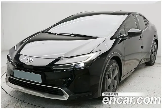 Toyota Prius 2024 — photo 1
