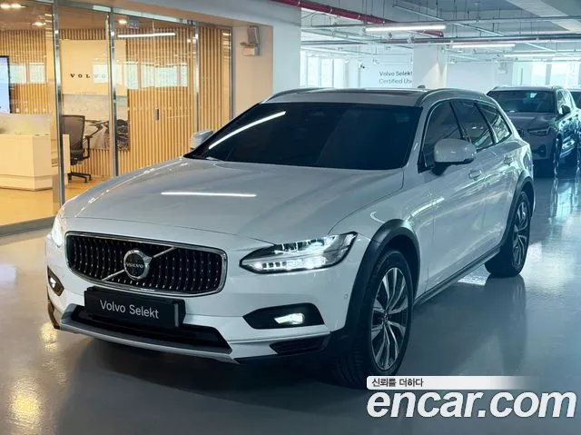 Volvo V90 2025 — photo 1