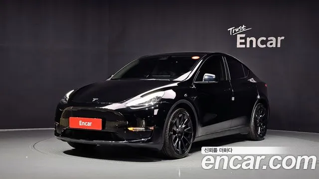 Tesla Model Y 2022 — photo 1