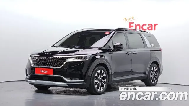 Kia Canival 2023 — photo 1