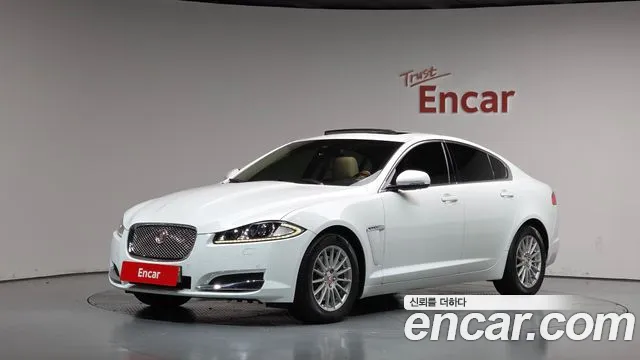 Jaguar XF 2014 — photo 1