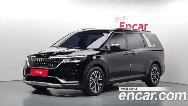Kia Canival 2023 — photo 1
