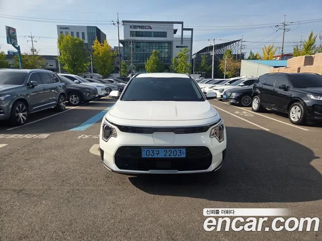 Kia Niro 2023 — photo 1