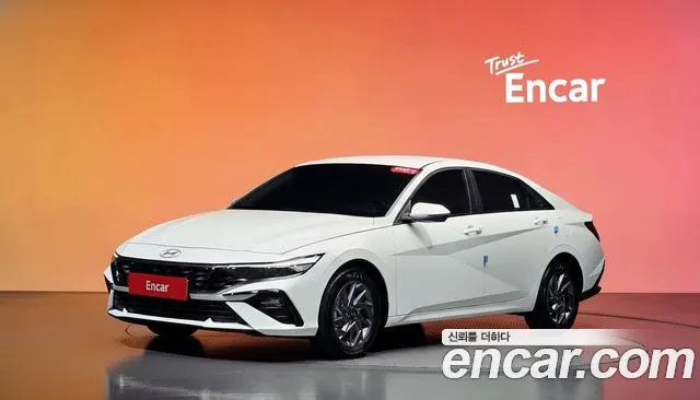 Hyundai AVANTE 2024 — photo 1