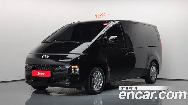 Hyundai Staria 2022 — photo 1