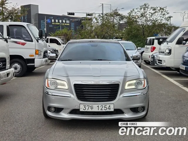 Chrysler 300C 2012 — photo 1