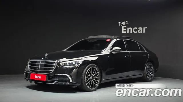 Mercedes-Benz S-Class 2023 — photo 1