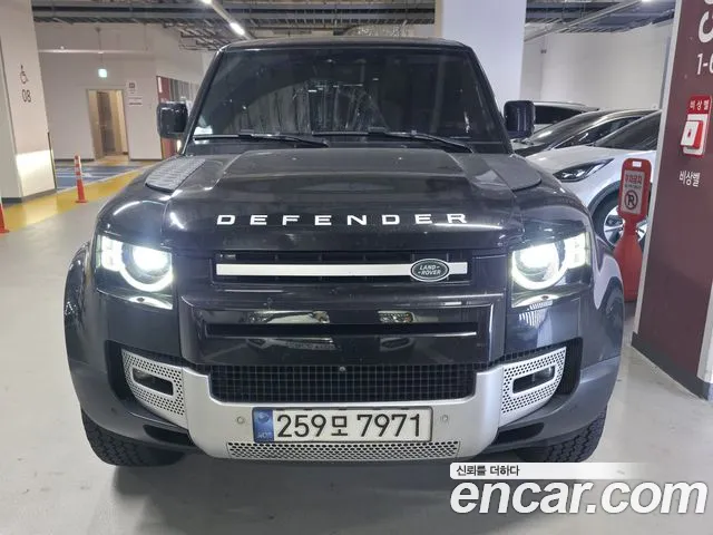 Land Rover Defender 2022 — photo 1