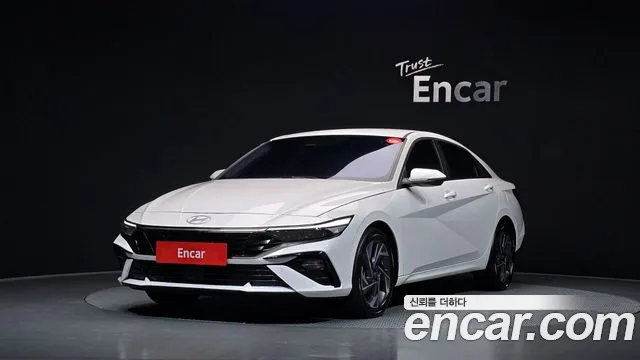 Hyundai AVANTE 2024 — photo 1