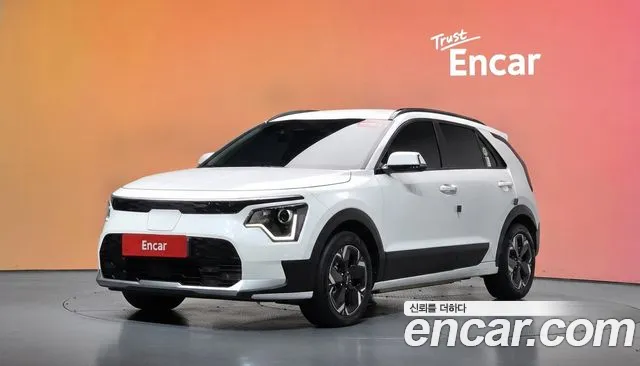 Kia Niro 2023 — photo 1
