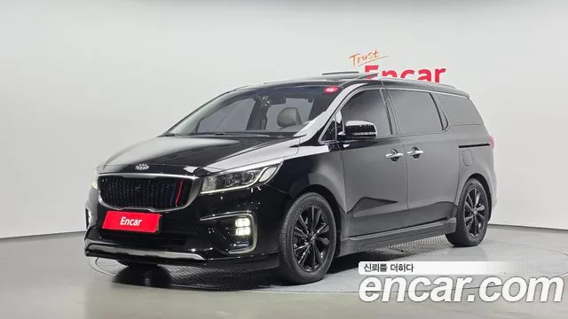 Kia Canival 2019 — photo 1
