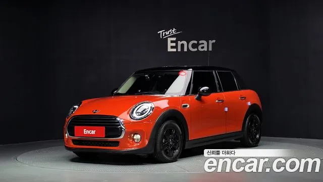 Mini Cooper 2019 — photo 1