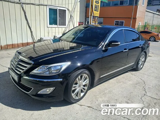 Hyundai Genesis 2012 — photo 1