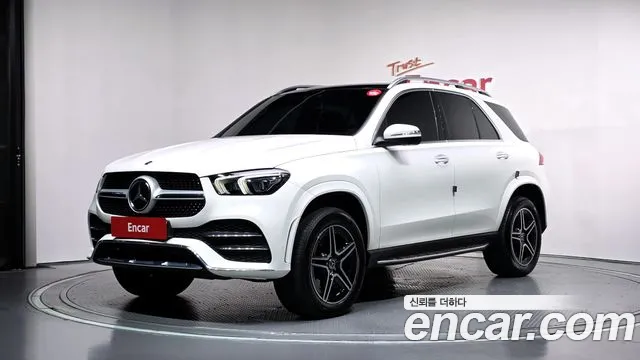 Mercedes-Benz GLE-Class 2020 — photo 1