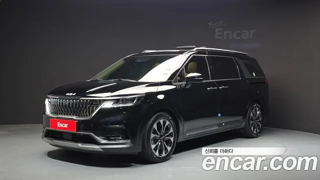 Kia Canival 2023 — photo 1