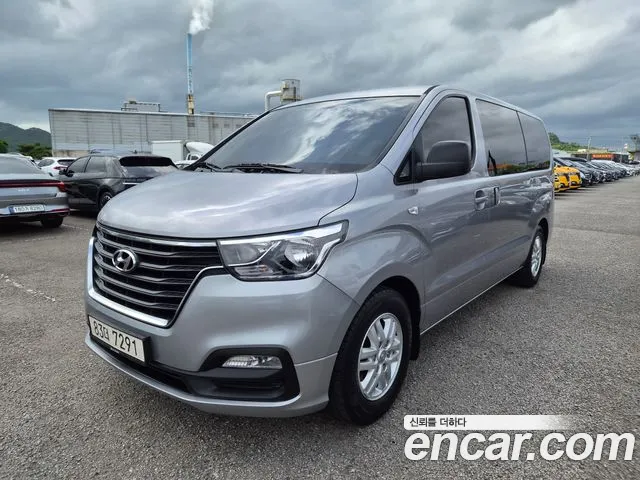 Hyundai Starex 2021 — photo 1