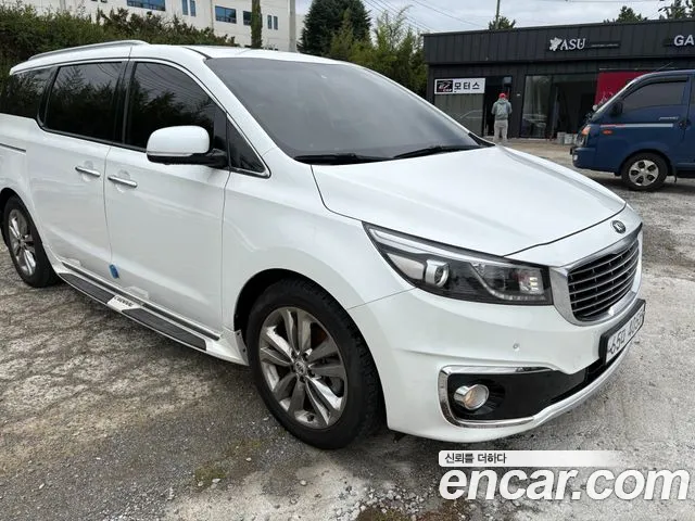 Kia Canival 2018 — photo 1