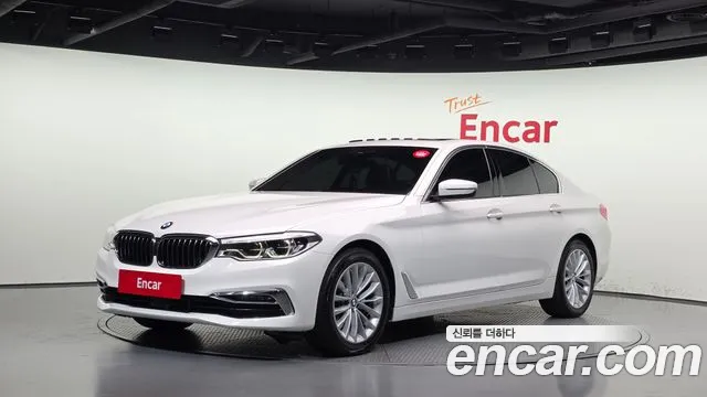 BMW 5-Series 2020 — photo 1