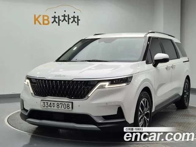 Kia Canival 2023 — photo 1
