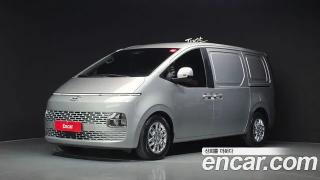 Hyundai Staria 2022 — photo 1