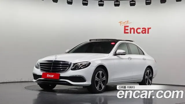 Mercedes-Benz E-Class 2017 — photo 1