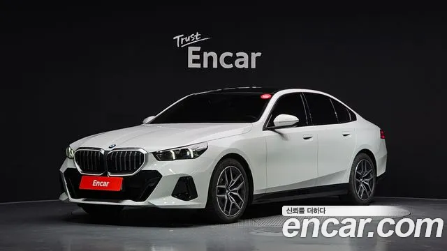BMW 5-Series 2026 — photo 1