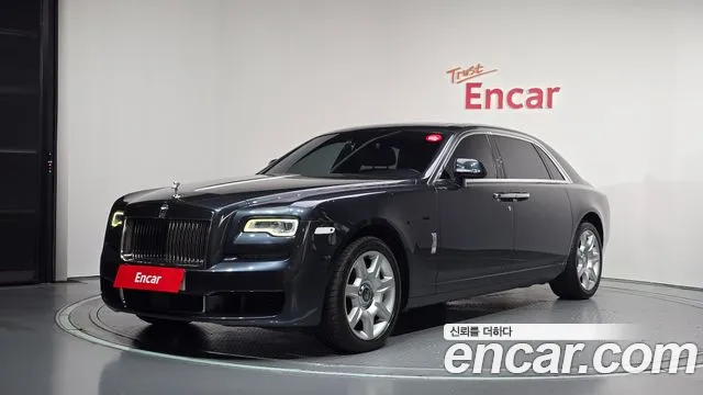 Rolls-Royce Ghost 2018 — photo 1