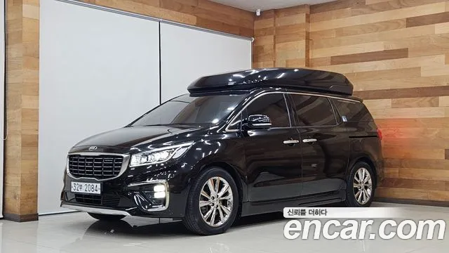 Kia Canival 2019 — photo 1